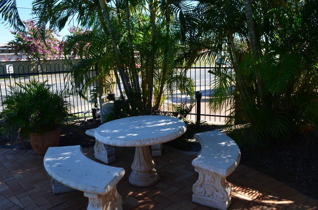 Rockhampton Palms Motor Inn Экстерьер фото