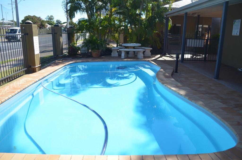 Rockhampton Palms Motor Inn Экстерьер фото