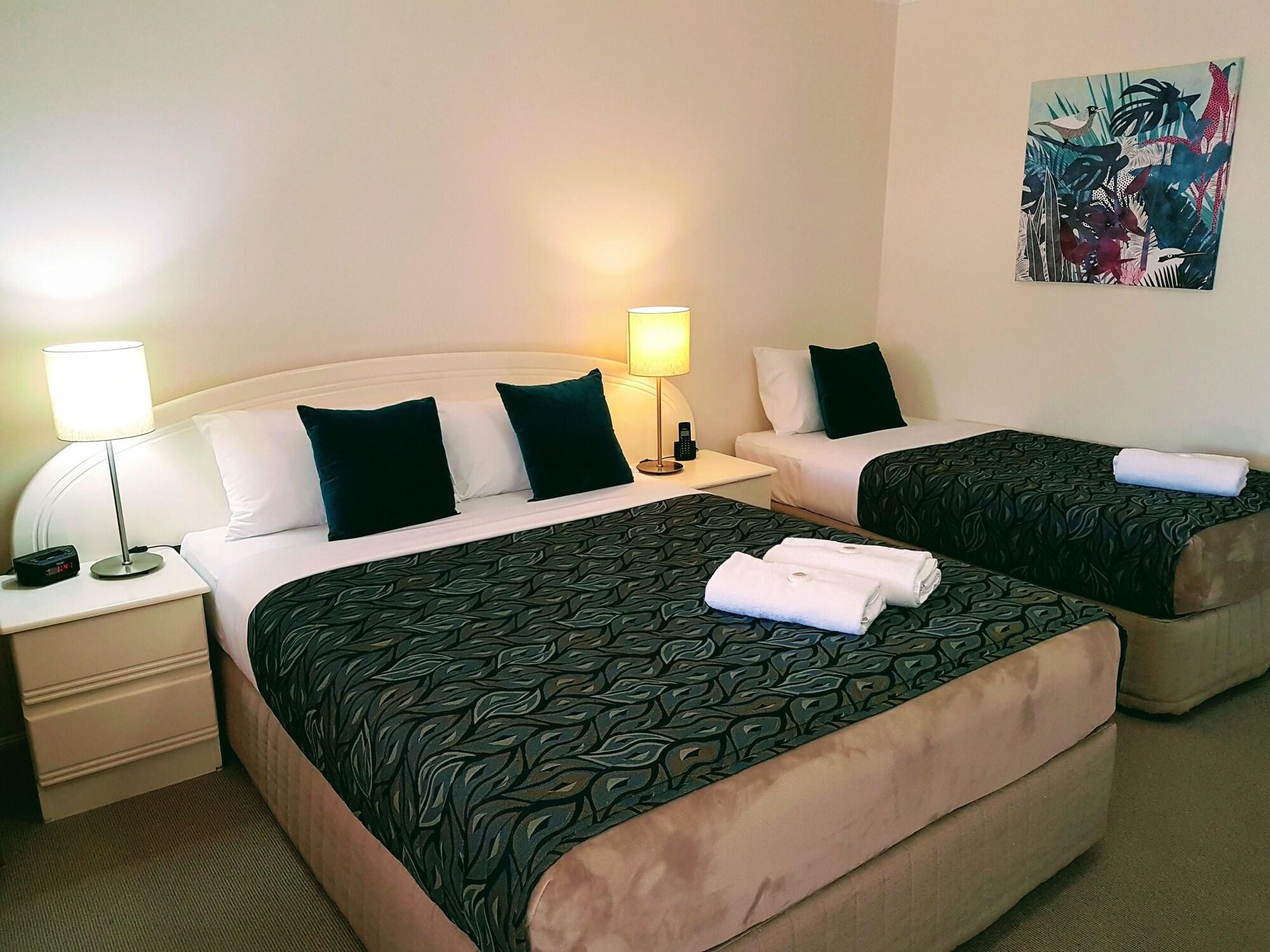 Rockhampton Palms Motor Inn Экстерьер фото
