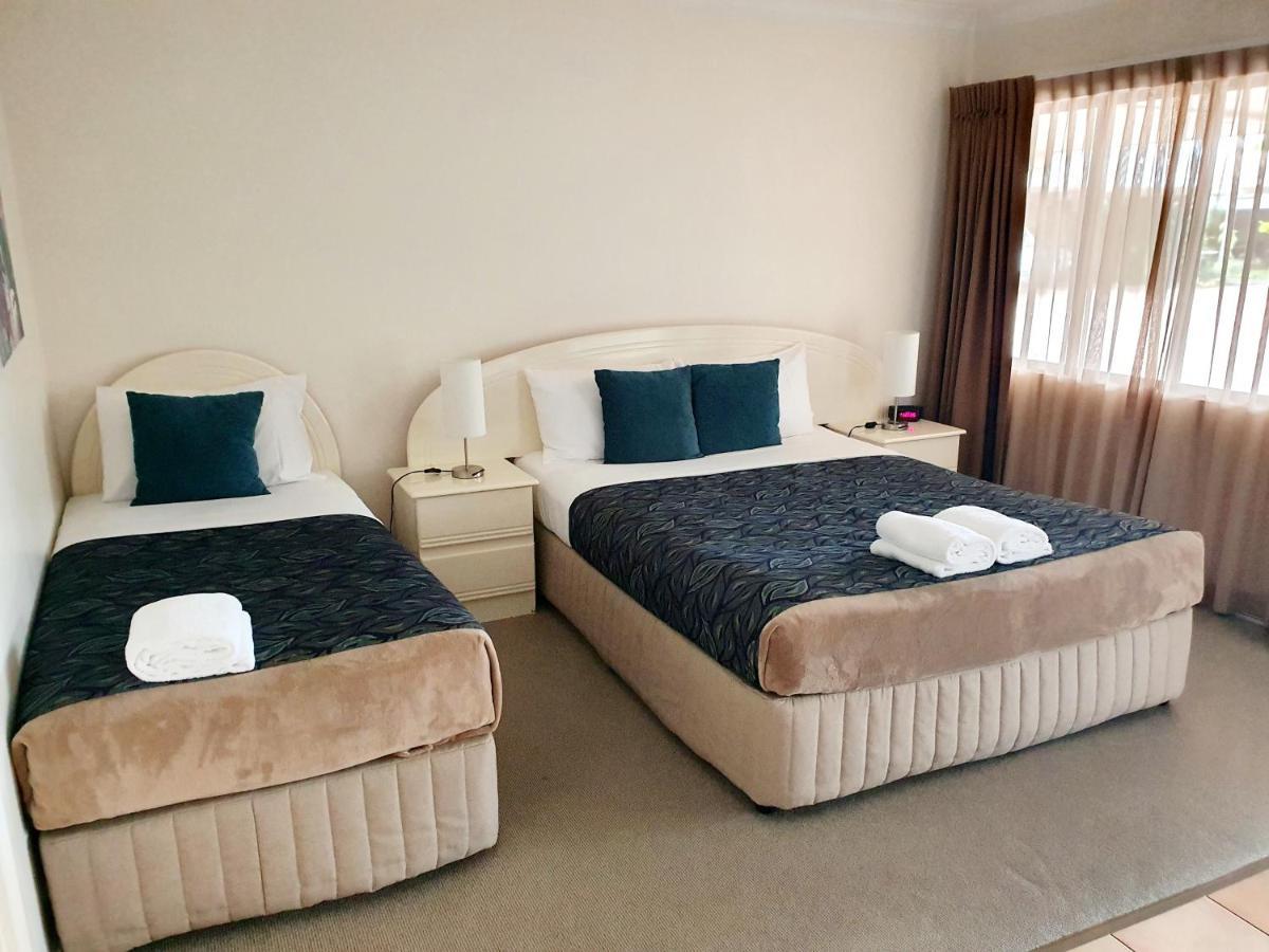 Rockhampton Palms Motor Inn Экстерьер фото