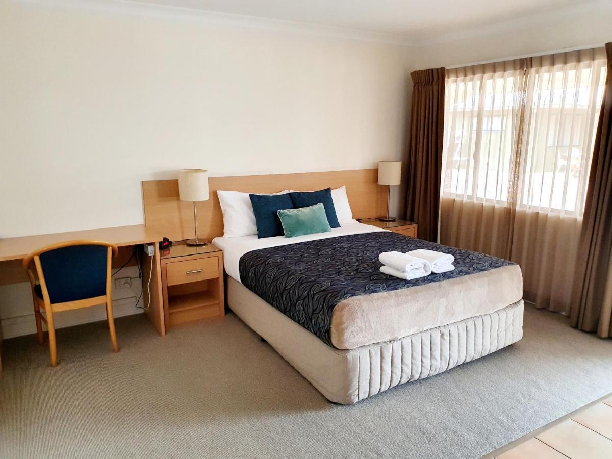 Rockhampton Palms Motor Inn Экстерьер фото