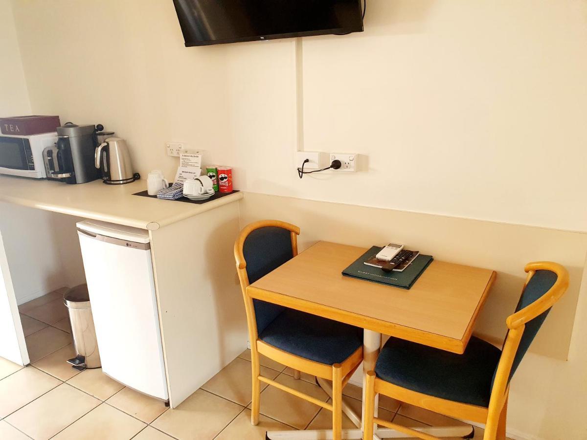 Rockhampton Palms Motor Inn Экстерьер фото