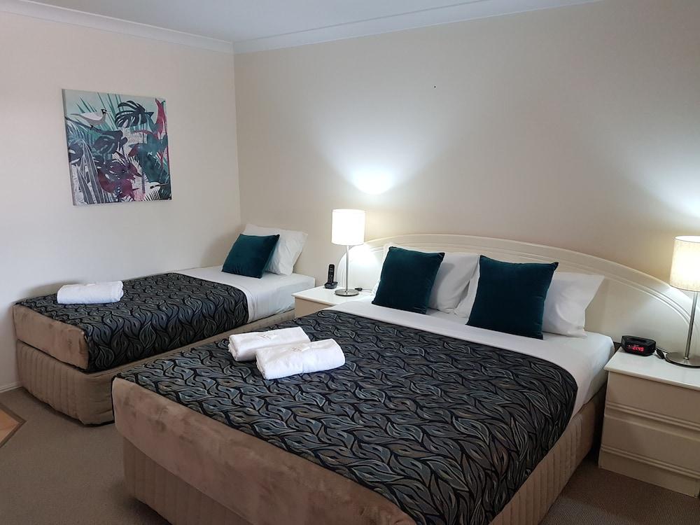Rockhampton Palms Motor Inn Экстерьер фото